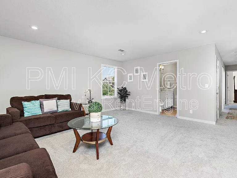 15708 Canterbury St — Photo 29
