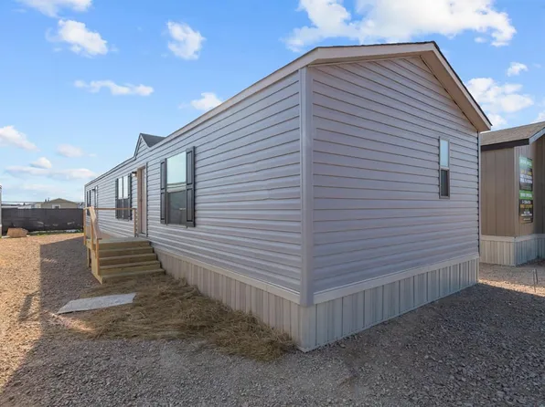 1328 Gary St, Spring Lake, NC 28390