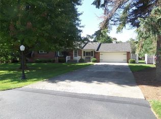 3765 Holly Ln, Hermitage, PA 16148