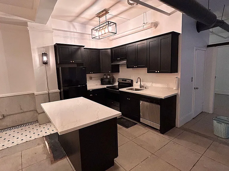 2100 Canyon Dr — Photo 16