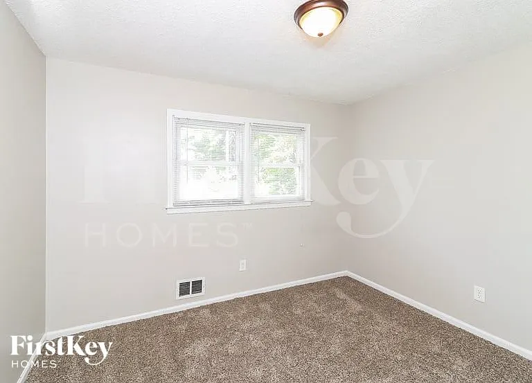 4007 Wells Cir — Photo 12
