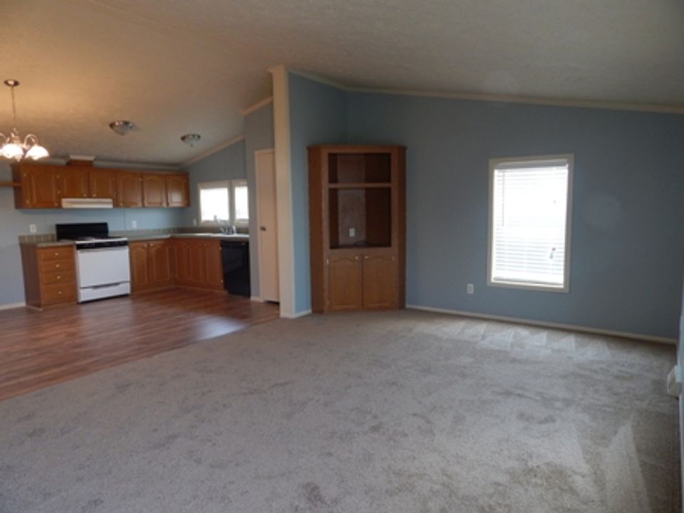 1st image of 14 Vevay Dr W