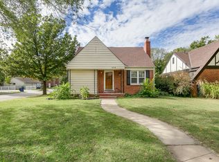 555 S Crestway St, Wichita, KS 67218
