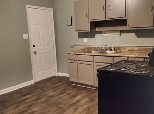 2211 Silas Creek Pkwy APT B, Winston Salem, NC 27103