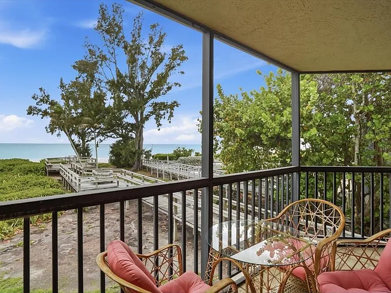 5611 Gulf Of Mexico Dr #3 — Photo 43