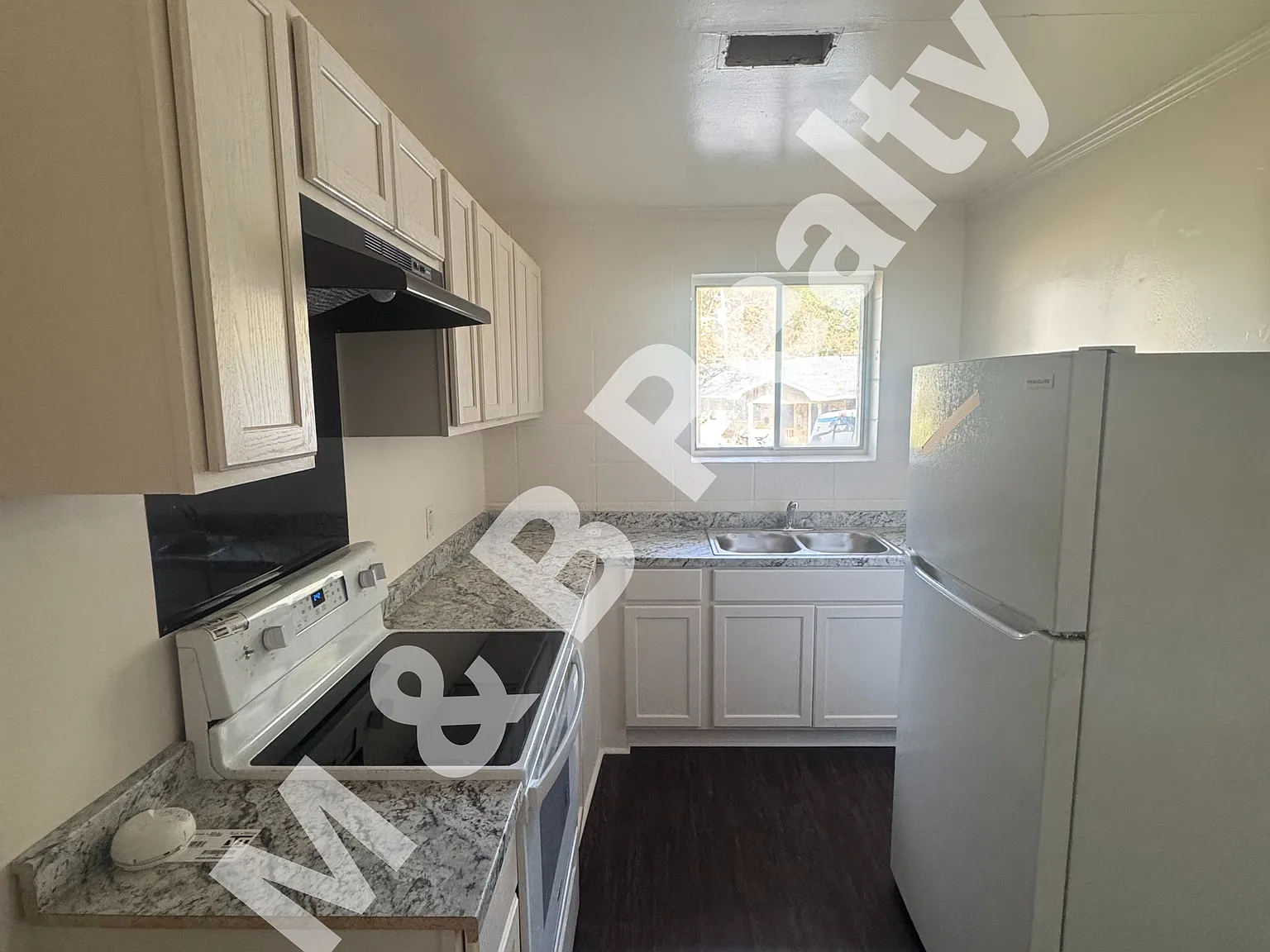 1 bed, 800 sqft, $900 — Photo 3