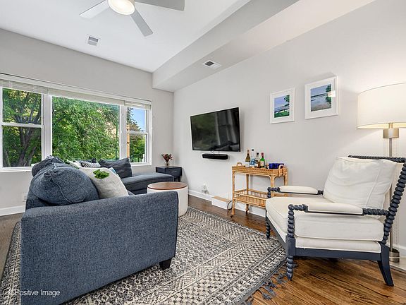 5th image of 2313 W Shakespeare Ave
