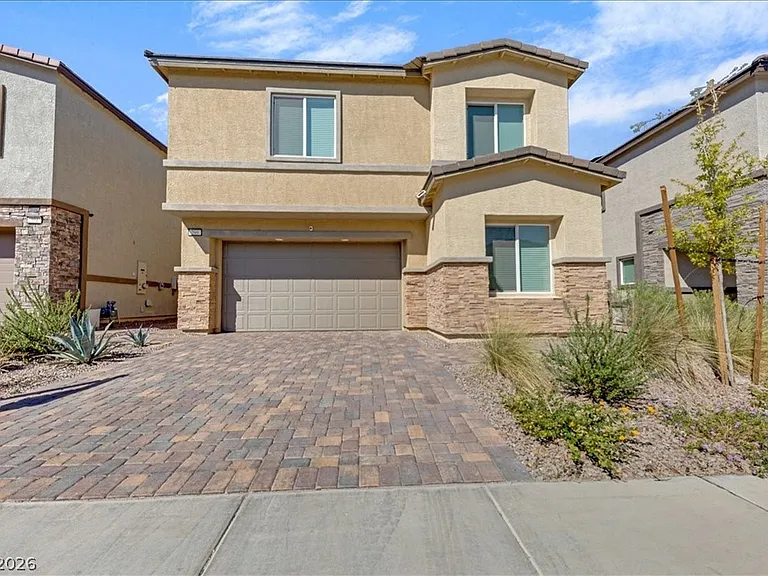 299 Mount Tyndall St — Photo 2
