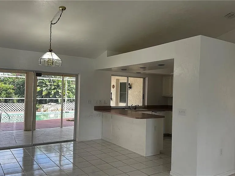 701 Arianne Ct — Photo 6