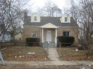 45 Putnam Ave, Roosevelt, NY 11575