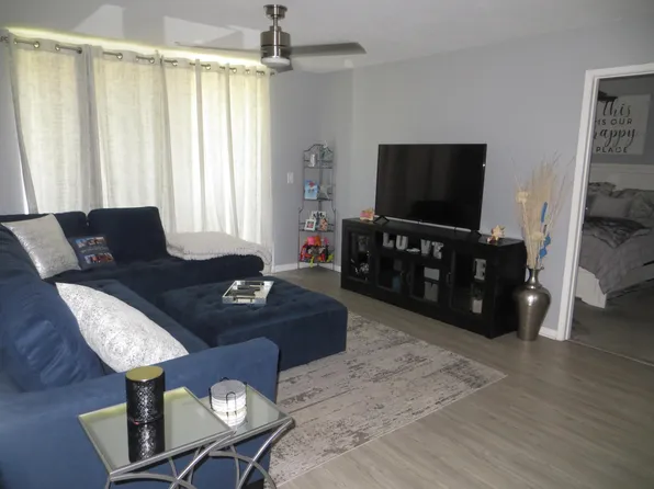 145 N Yacht Club Way #104, Hypoluxo, FL 33462