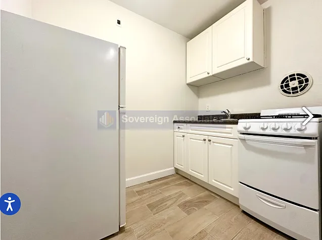 2490 E 196th St #3C — Photo 3