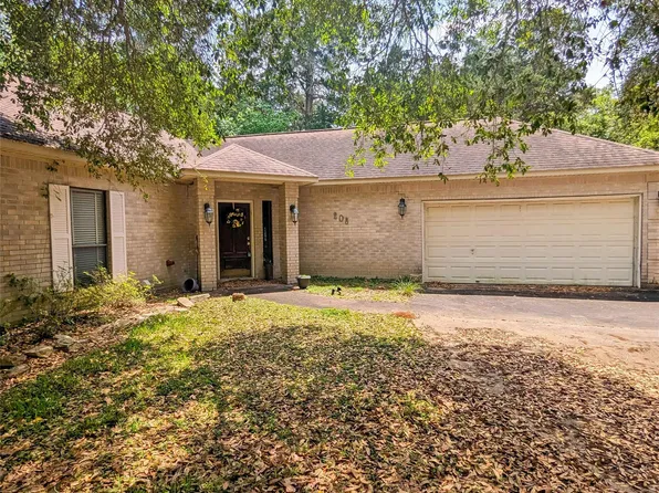 208 Oakmont Dr, New Ulm, TX 78950
