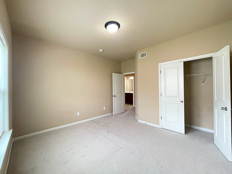 989 Parkside Wood Ct — Photo 25