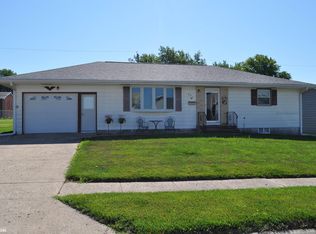 421 S Maple St, Carroll, IA 51401