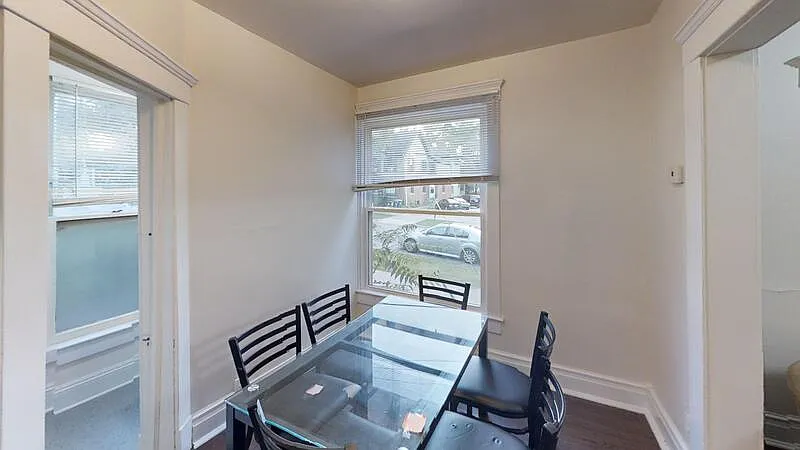 6 bed, 2.0 bath, 1750 sqft, $4,000 — Photo 4