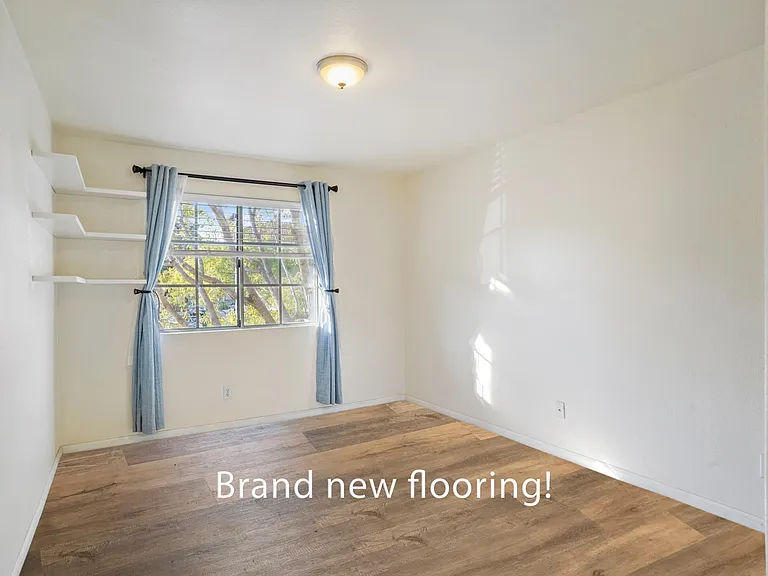 2042 Coolidge St — Photo 28