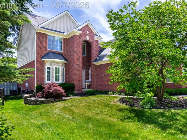 36039 Curtis Rd, Livonia, MI 48152