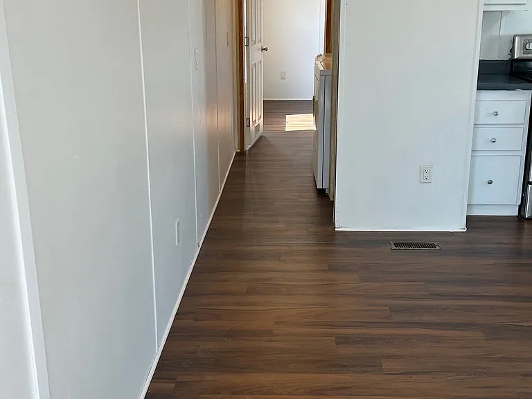 10205 Teagarden Rd #9 — Photo 1