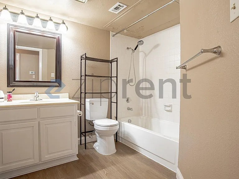 334 W Harwood Rd #A — Photo 11