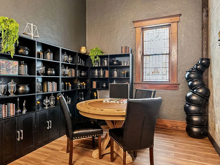 Building's Lounge