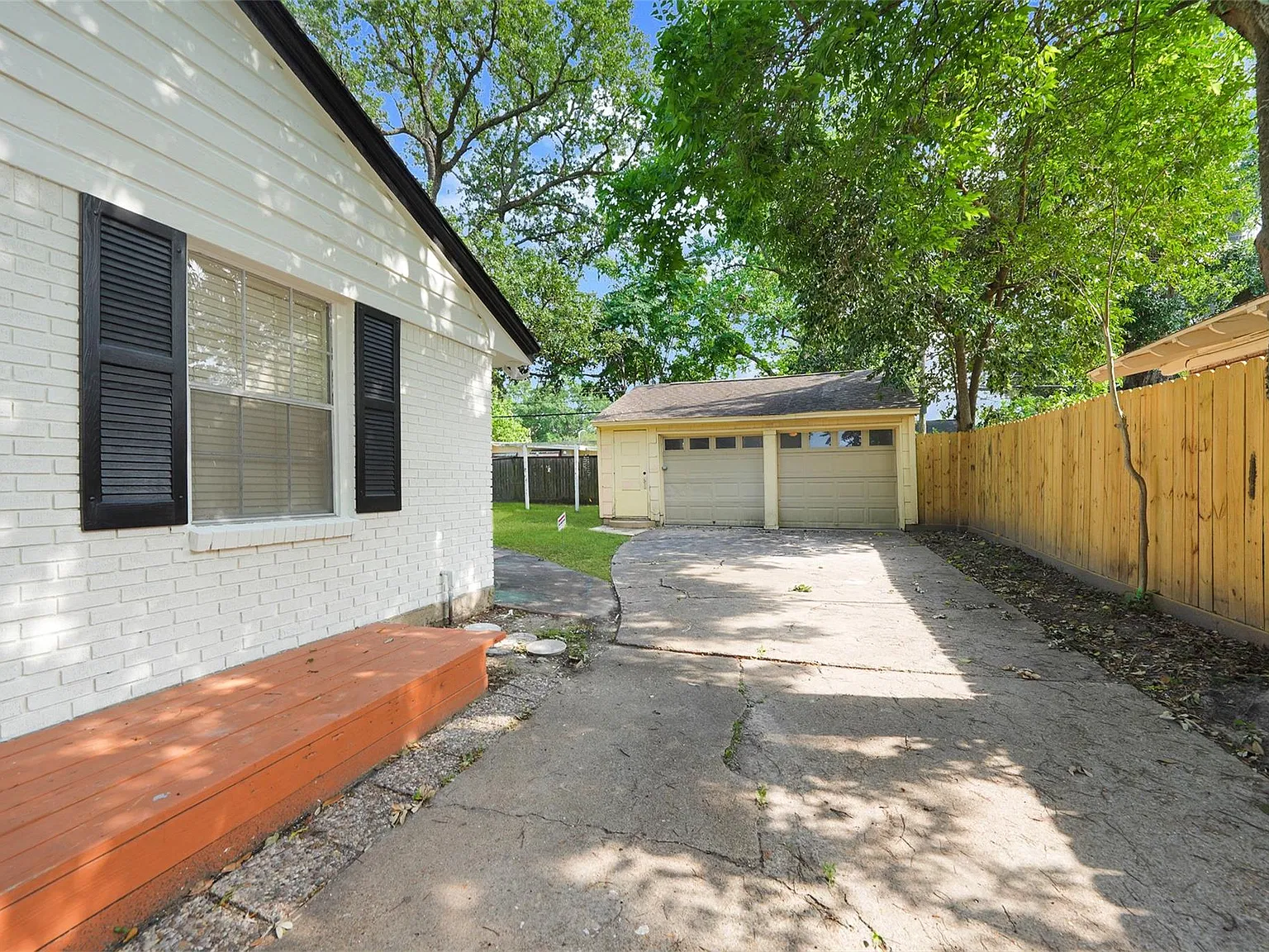 2 bed, 1.0 bath, 1375 sqft, $1,850 — Photo 3