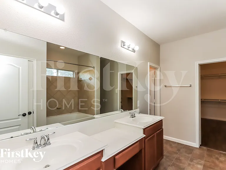 16302 Stable Manor Ln — Photo 13