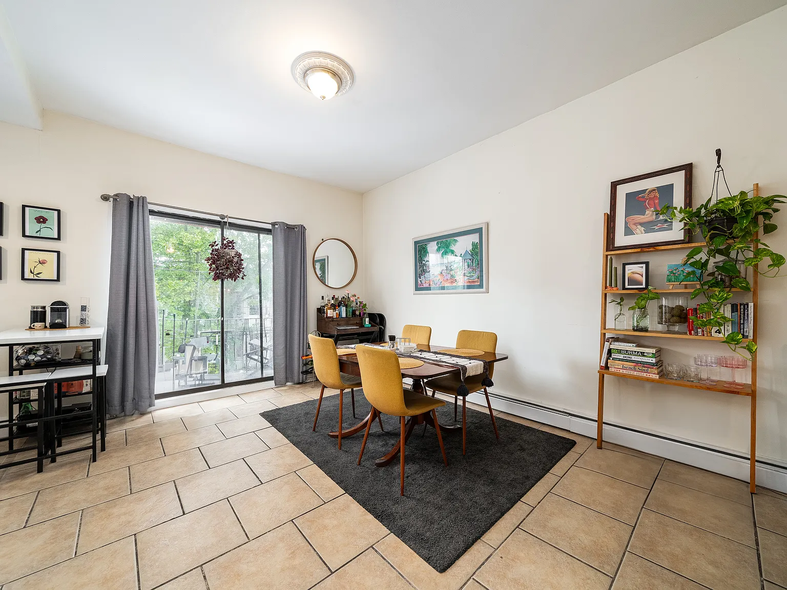3 bed, 1400 sqft, $3,300 — Photo 4