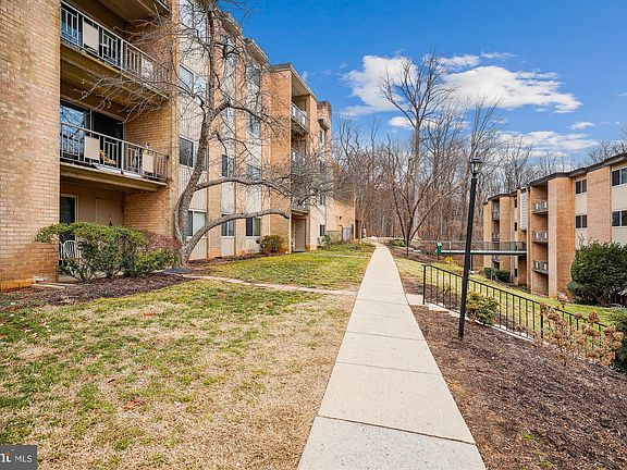 3rd image of 5113 Crossfield Ct APT 3