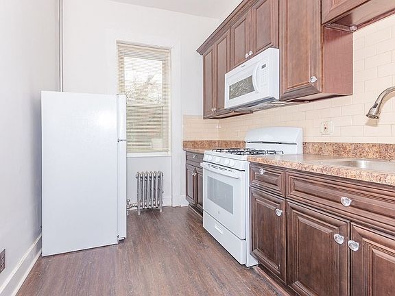 2nd image of 812 Sterling Pl #5D