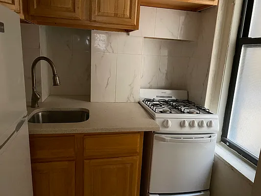 Rented by David Francis New York LLC | media 10