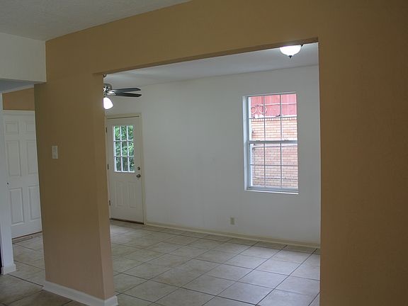 4th image of 4930 Mary Diane Dr