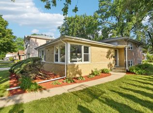 3935 W Jarvis Ave, Lincolnwood, IL