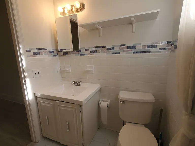 110 Crystal St #2 — Photo 8