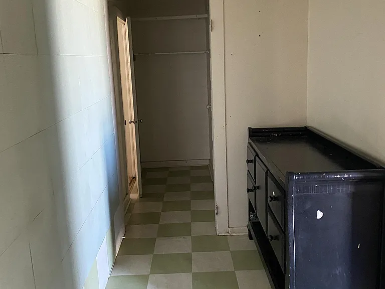 176 W Airline Dr — Photo 4