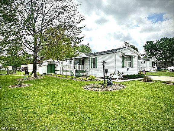 3rd image of 3016 Robinwood Dr SW