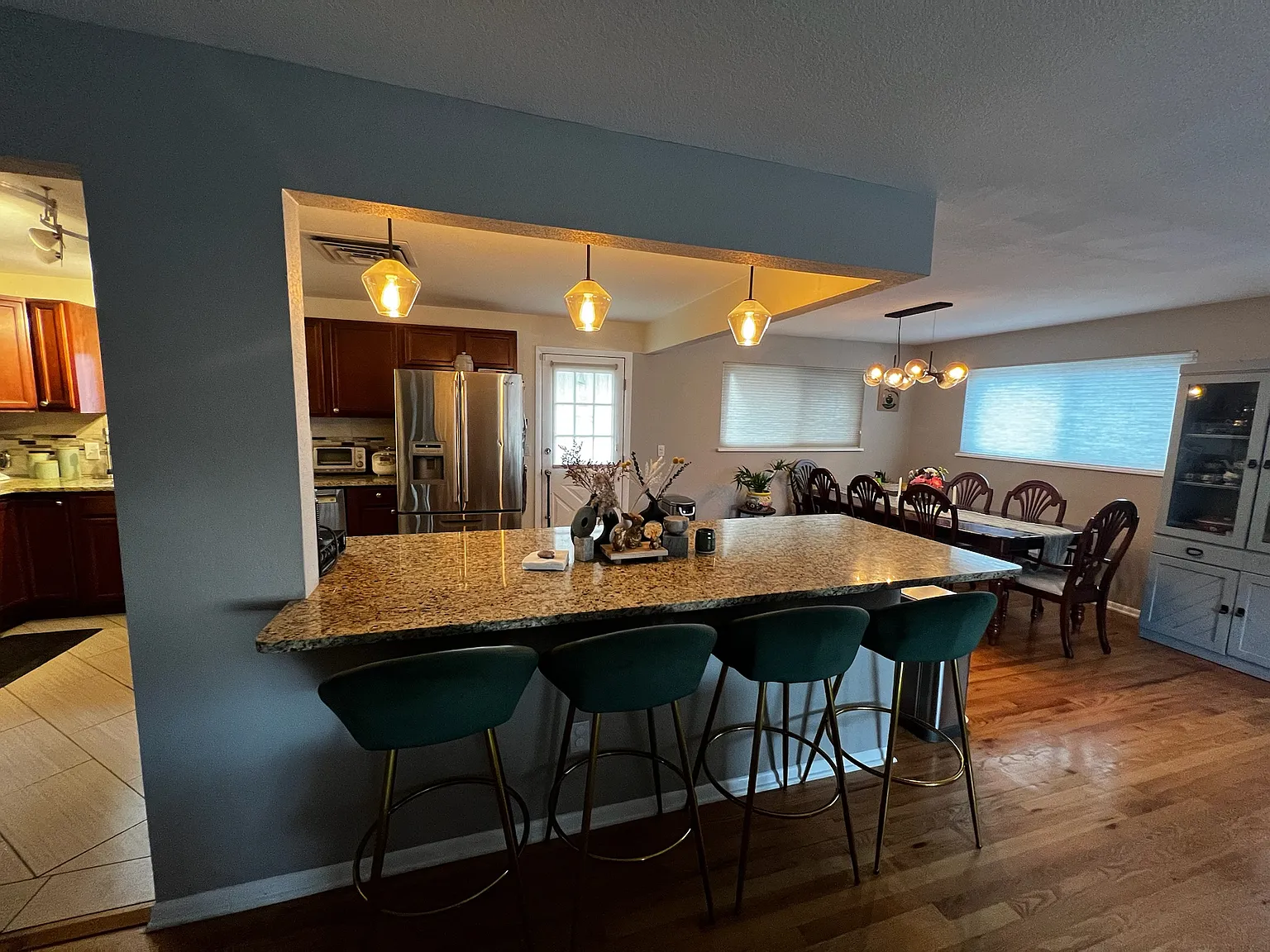 4 bed, 2177 sqft, $3,600 — Photo 3