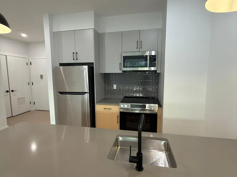 75 Webster St #4D — Photo 1