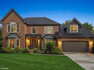 1996 Somerset Ln, Wheaton, IL 60189