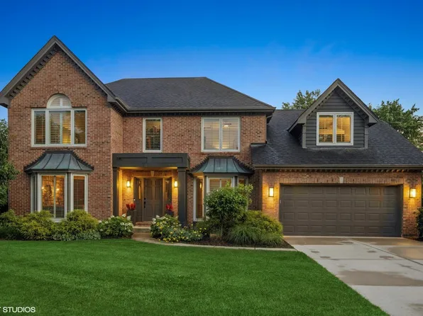 1996 Somerset Ln, Wheaton, IL 60189