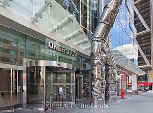 1 Bloor St E #3211, Toronto, ON M4W 0A8