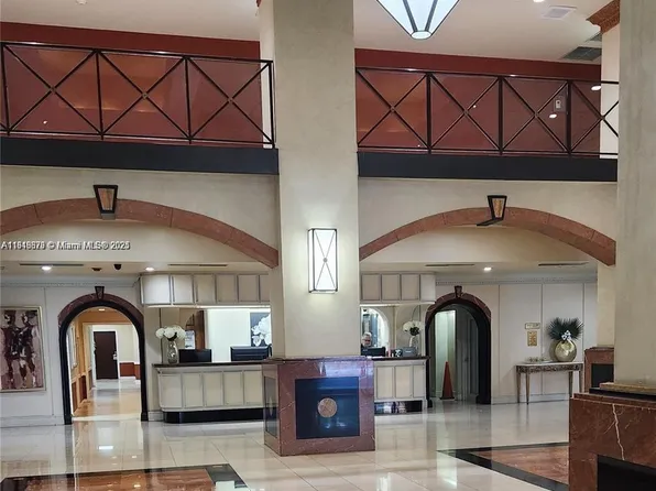 555 NE 15th St, Miami, FL