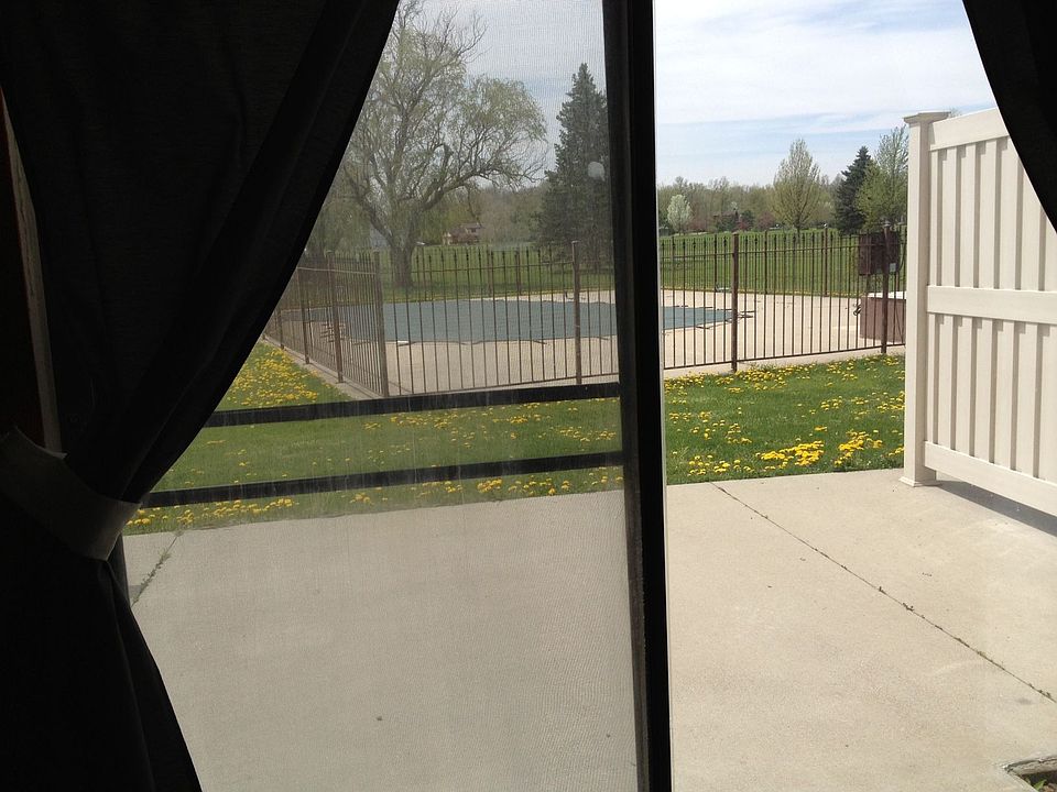 1st image of 738 Fairway Dr APT 14