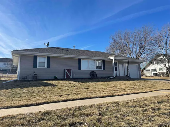 637 8th St, Adams, NE 68301