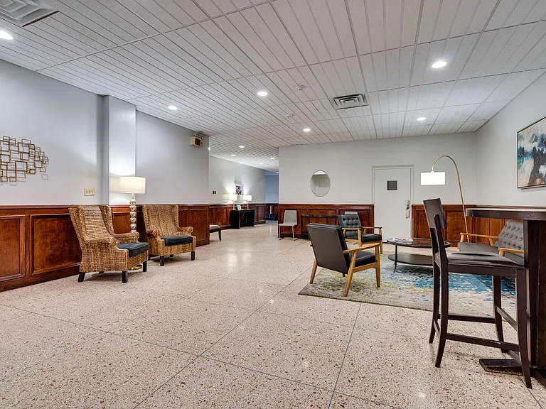 1800 Lavaca St #214 — Photo 9