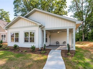 1619 Newcastle St, Charlotte, NC 28216