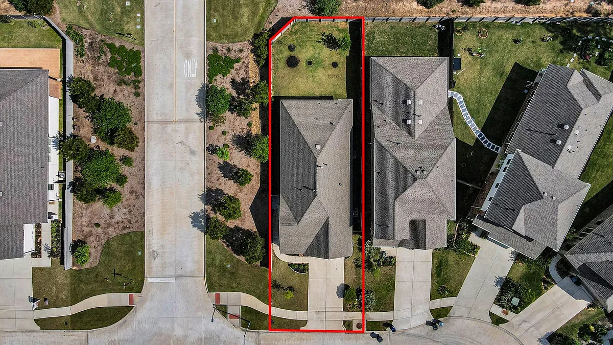 Building Photo - 15623 Red Panda Rd