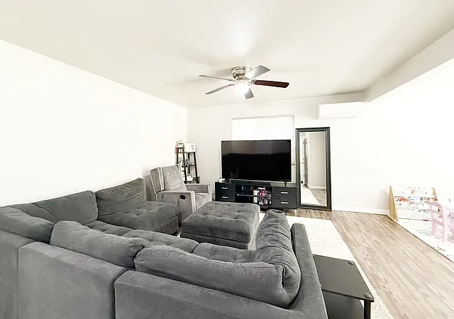 1261 NE Larson Blvd — Photo 5