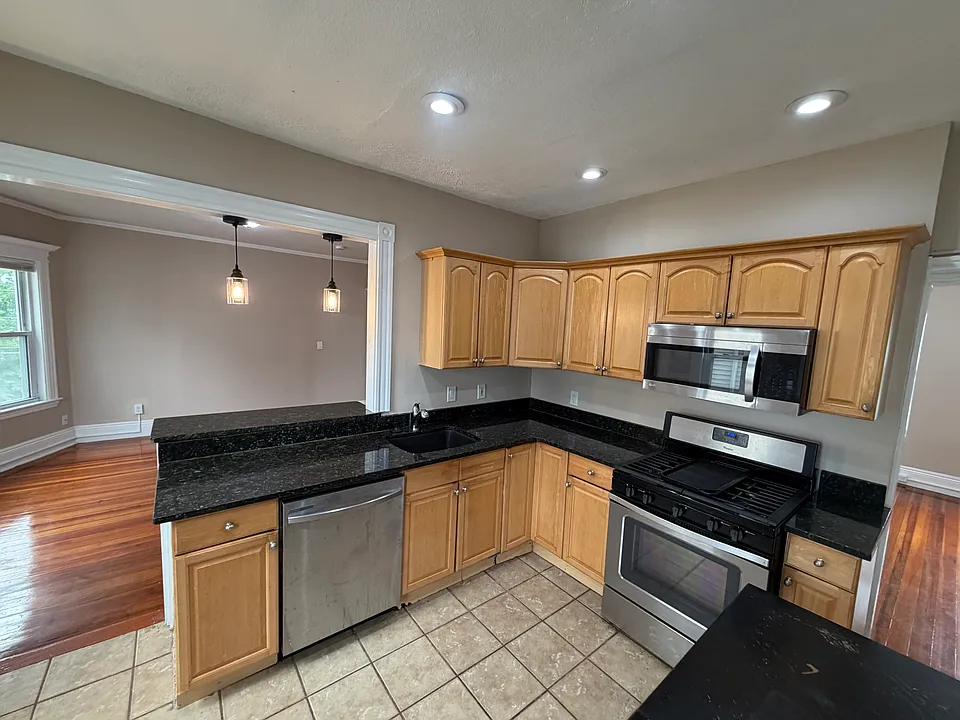9 Swan St #2