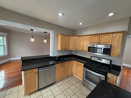 9 Swan St #2 Photo 1